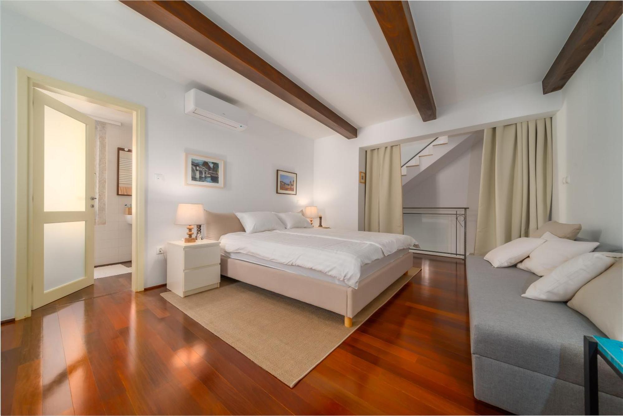 Old Town Seabreeze Residence Rovigno Esterno foto